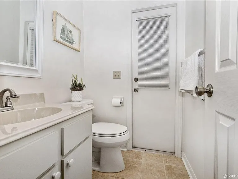 2936 NW 23rd Dr — Photo 5