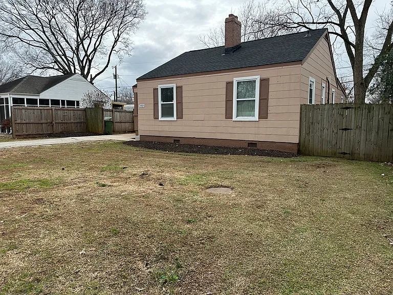 3909 Cypress Ave SW — Photo 2
