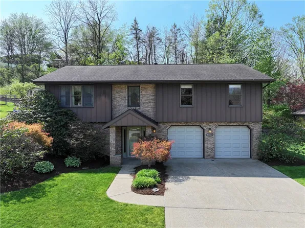 1479 Greendale Dr, Pittsburgh, PA 15239