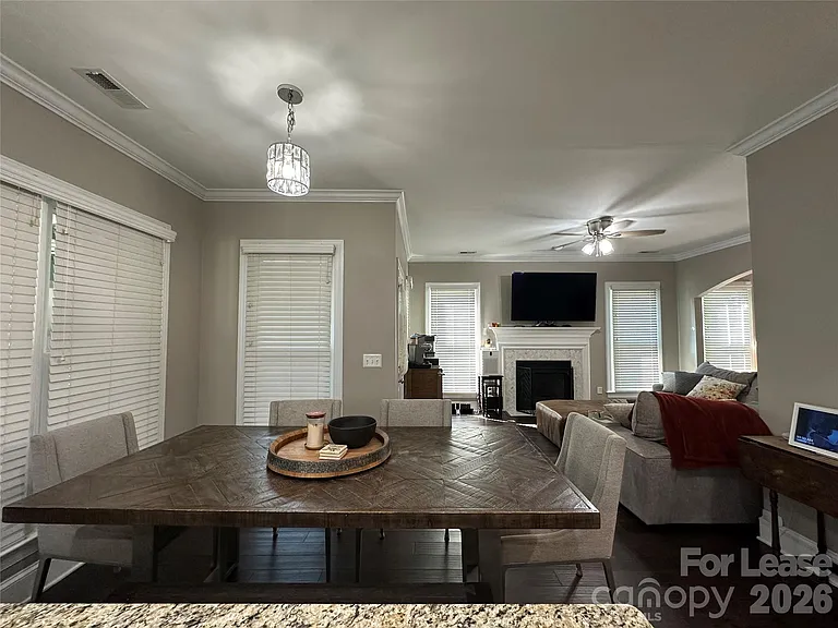 819 Stargard Ct — Photo 13