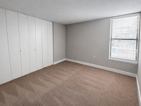 5th image of 520 W Franklin St #1-0404