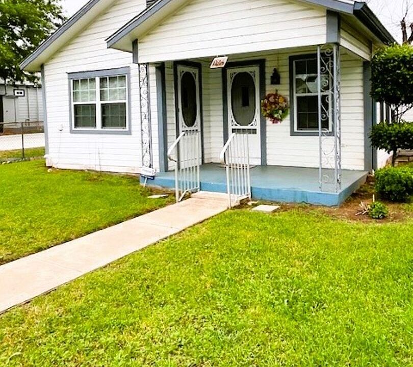 1st image of 1206 PLUM ST