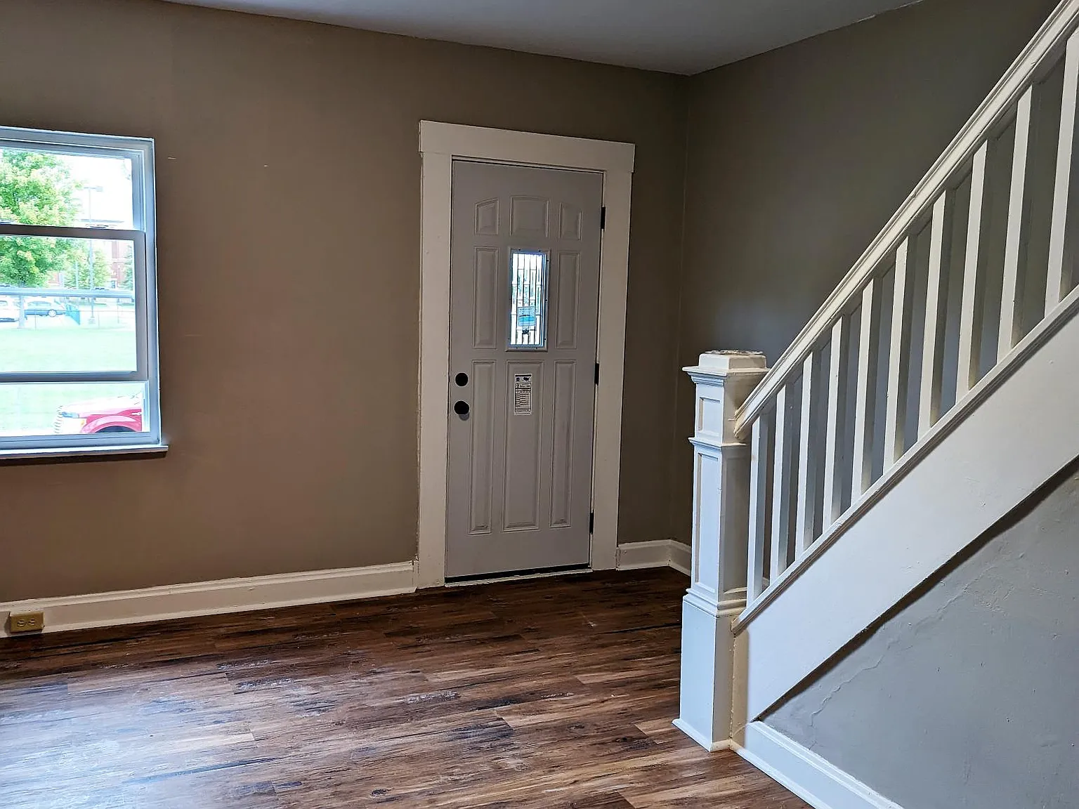 2 bed, 816 sqft, $1,300 — Photo 3