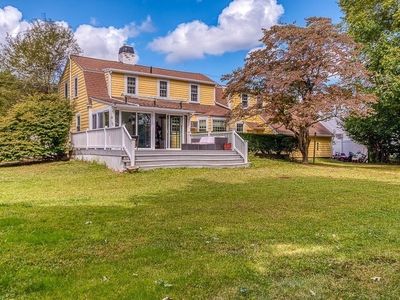 90 W Main St, Norton, MA, 02766