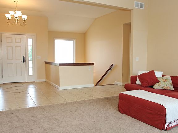 3rd image of 805 Lelanford Cir