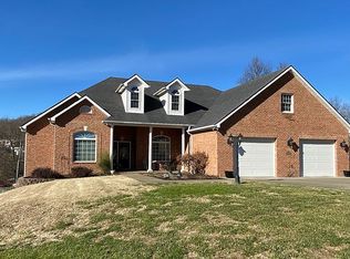 626 Pin Oak Dr, Ashland, KY 41102
