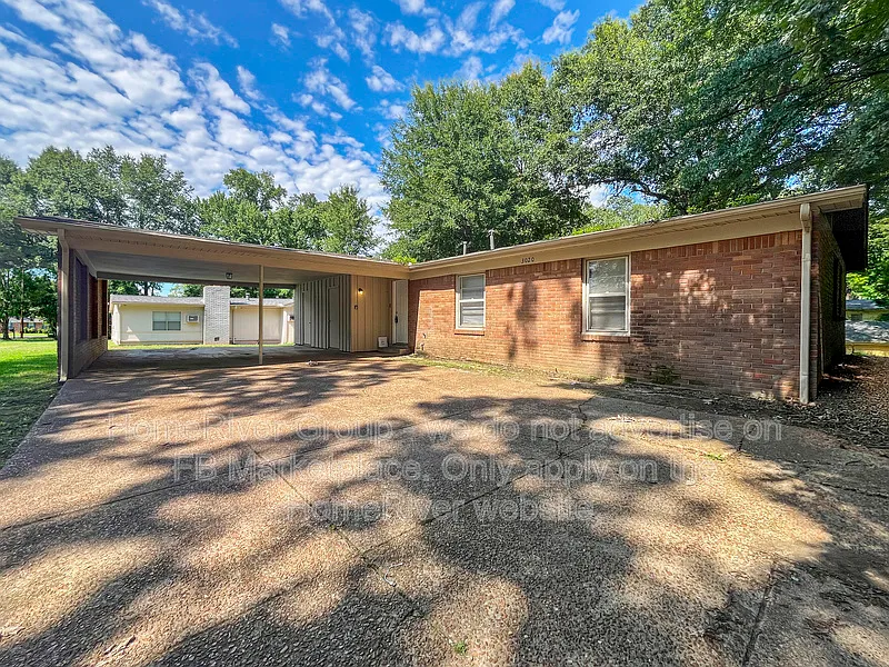 3 bed, 2.0 bath, 1260 sqft, $1,210 — Photo 1