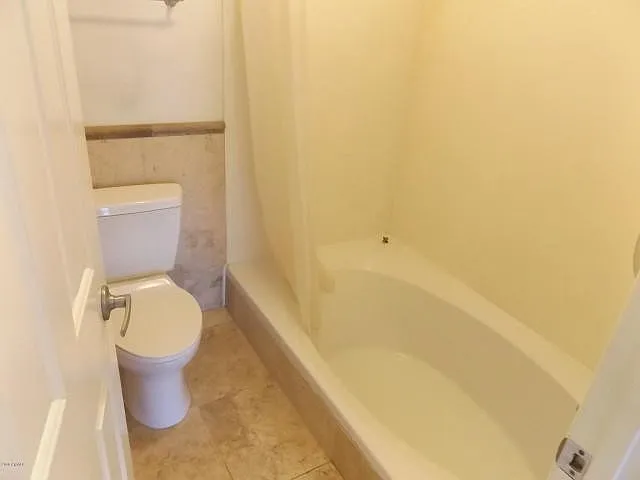 626 W Crofton St — Photo 11
