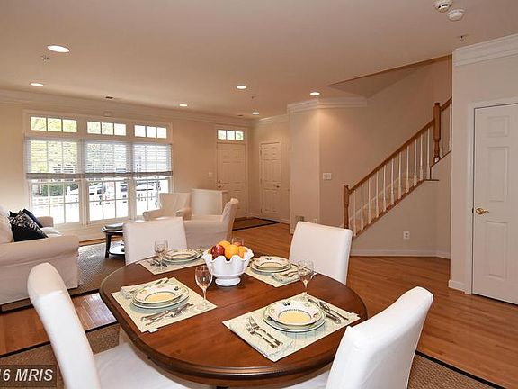 3rd image of 525 Goodland Pl