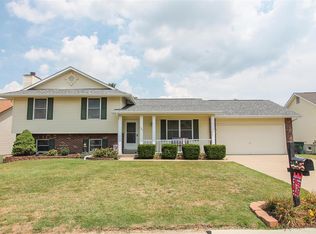 504 Deer Tracks Trl, Saint Peters, MO 63376