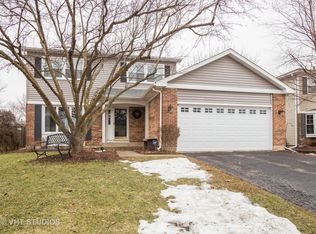 896 Debra Ln, Elk Grove Village, IL 60007