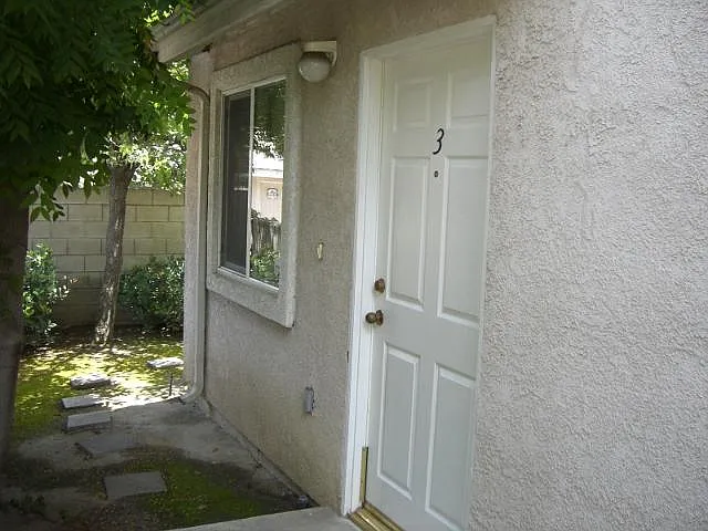 2 bed, 2.5 bath, 1075 sqft, $2,900 — Photo 3