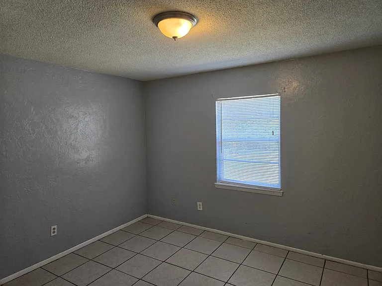 1573 S Boundary St — Photo 8