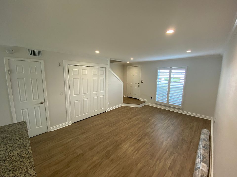 1st image of 11811 Cypress Hill Cir