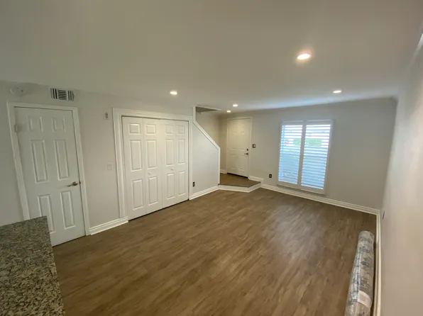 11811 Cypress Hill Cir, Tampa, FL 33626