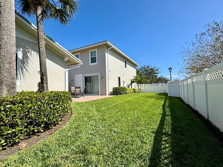 2758 Avalon Way — Photo 3