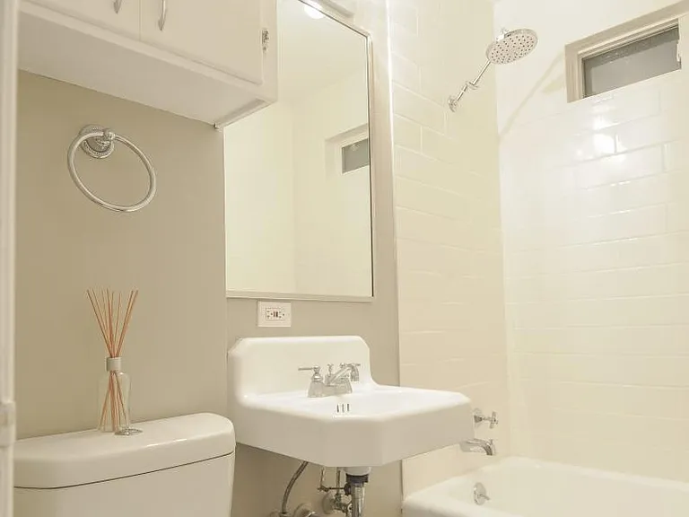 5436 California Ave SW — Photo 5