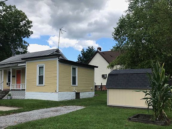 2nd image of 703 S Oak St