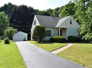 118 Hoover Dr, Rochester, NY 14615