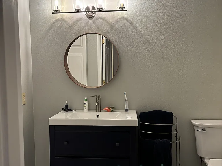 506 E Howell St #302 — Photo 4