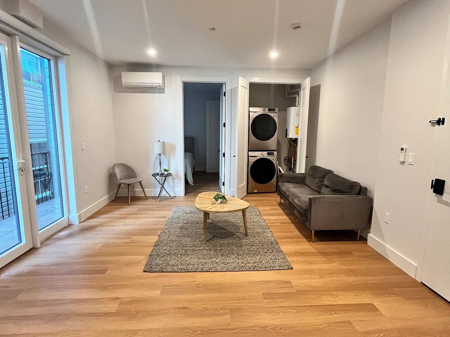 1 bed, 650 sqft, $2,400 — Photo 3