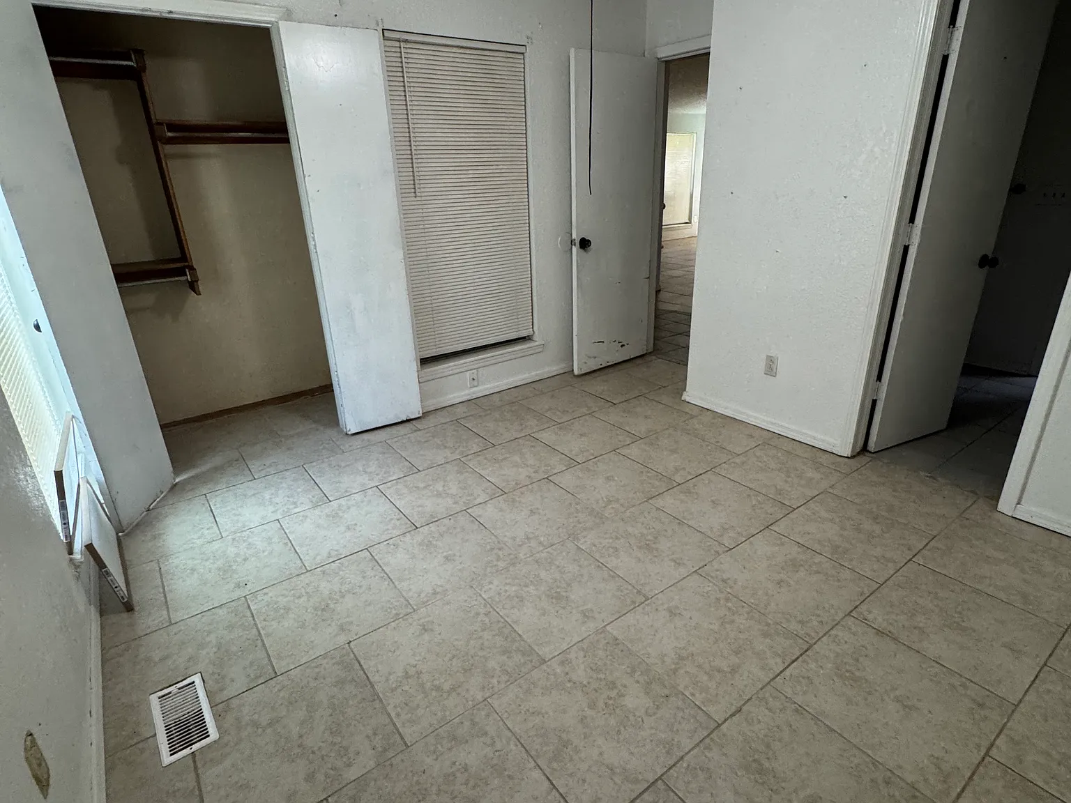 3 bed, 1333 sqft, $1,350 — Photo 3
