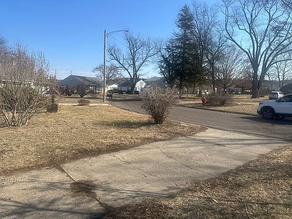 5th image of 22 Park Dr
