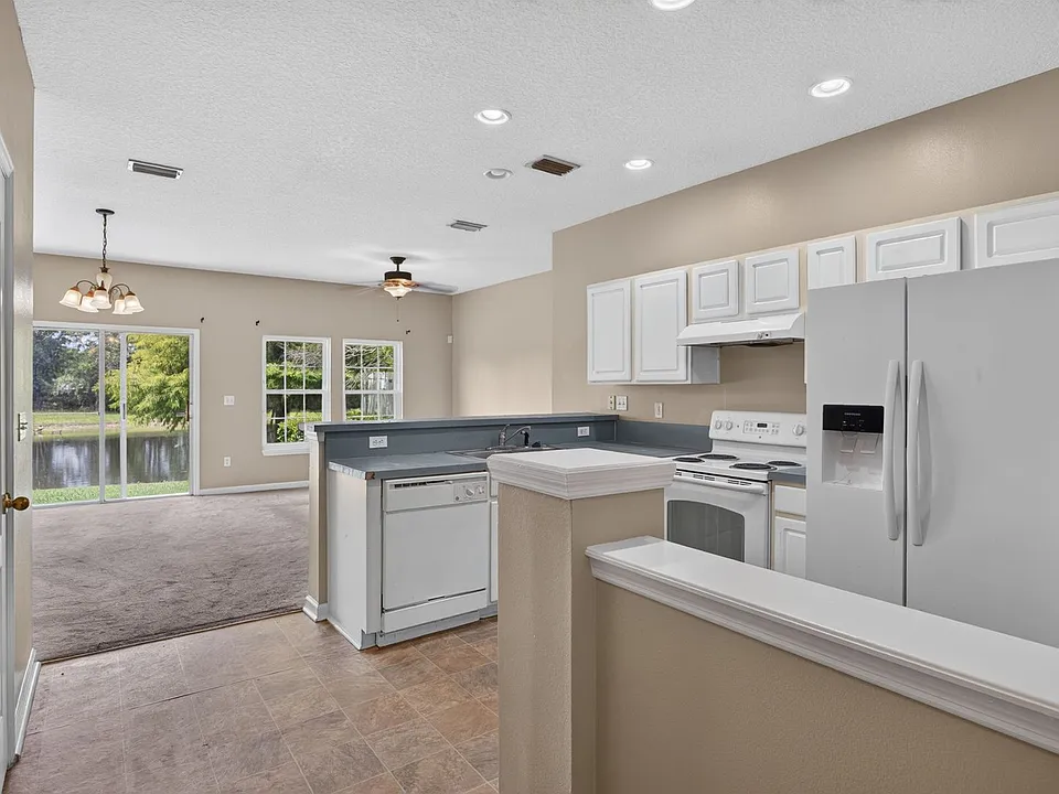 1572 Biscayne Bay Dr