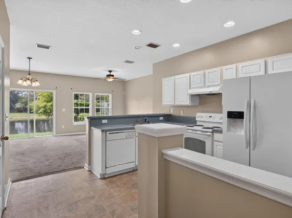 1572 Biscayne Bay Dr, Jacksonville, FL 32218