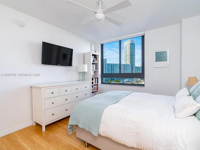 1330 West Ave #711 — Photo 13