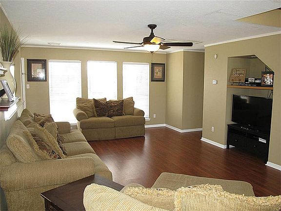 4th image of 2905 Potomac Dr