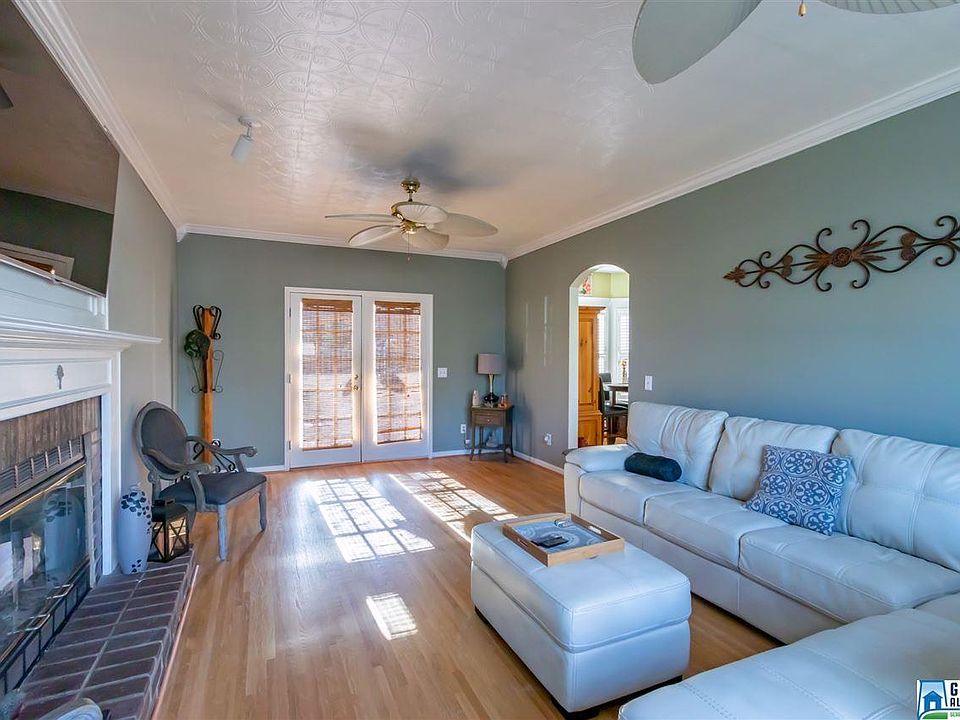 2nd image of 1301 Elm Cir