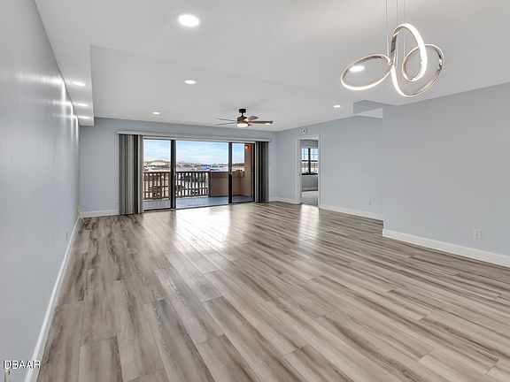 4th image of 612 Marina Point Dr #6120