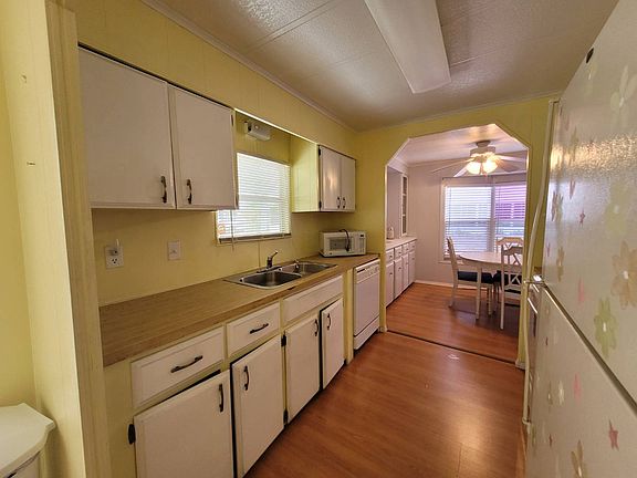 3rd image of 672 Brigantine Blvd