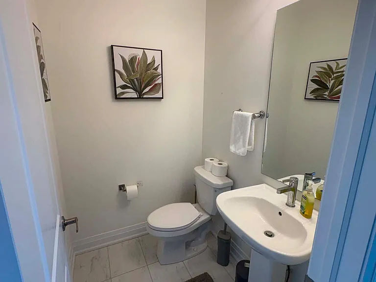 218 Mapleside Dr #UPPER — Photo 12