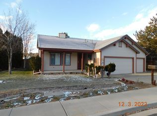 2299 Vista Terrace Ln, Sparks, NV 89436