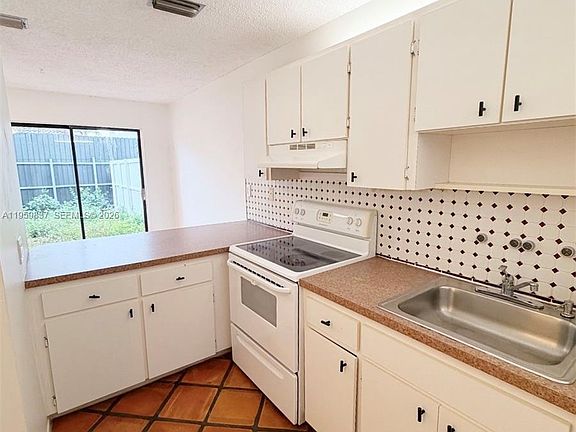 5th image of 550 SW 115th Ave #807D