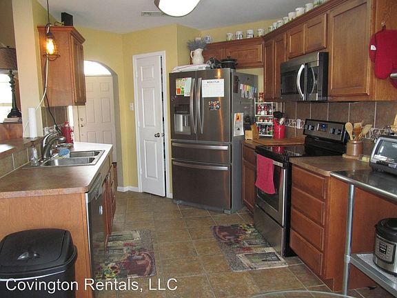 3rd image of 1012 Woodhollow Dr