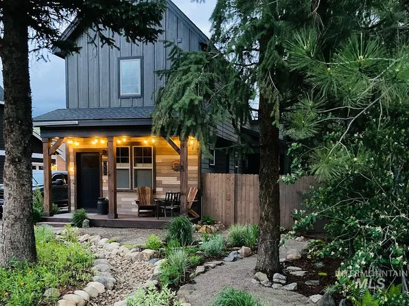 235 E State St, Donnelly, ID 83615