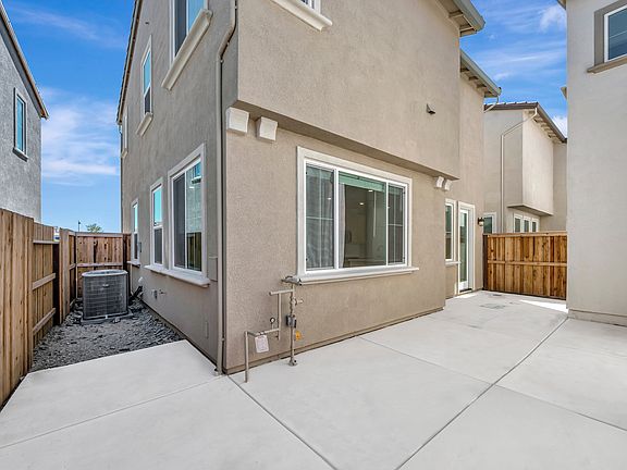 14545 Southpointe Drive 041