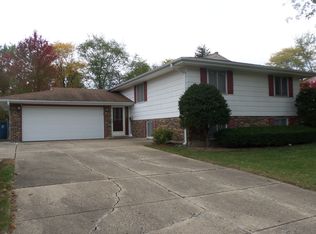 1501 Bates Ln, Schaumburg, IL 60193