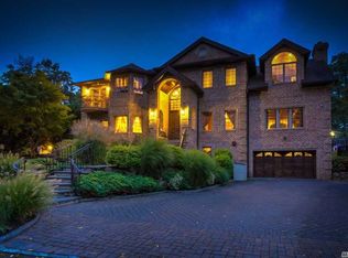 25 Reynolds Rd, Glen Cove, NY 11542