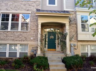 910 Indigo Ct, Hanover Park, IL 60133