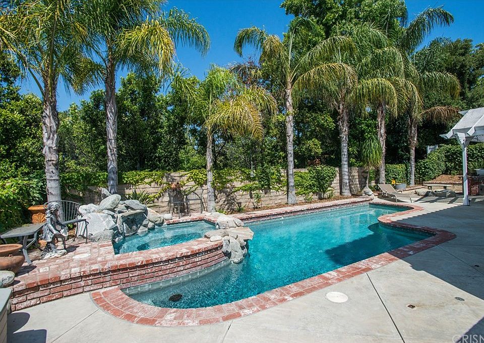 1st image of 3219 Bear Creek Dr