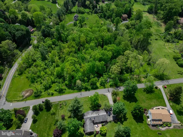 2400 Horseshoe Trl, Chester Springs, PA 19425