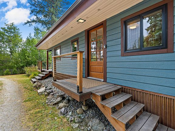 2nd image of 2045 Lion Mountain Rd