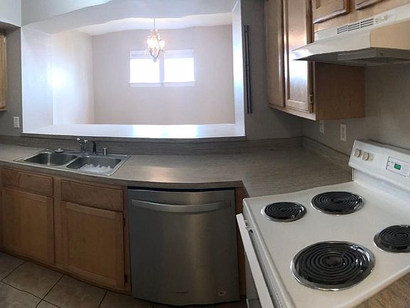 5th image of 104 W Watson St