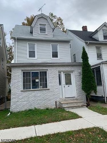 1st image of 28 Telford St