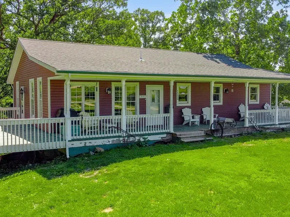 15404 Three Ponds Ln, Versailles, MO 65084