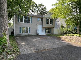 44 Sumac Trl, Narragansett, RI 02882